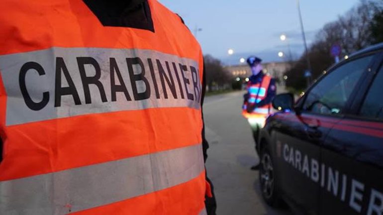 Un caffè al bar e poi l’arresto: pusher fermato con cocaina e crack a Mugnano
