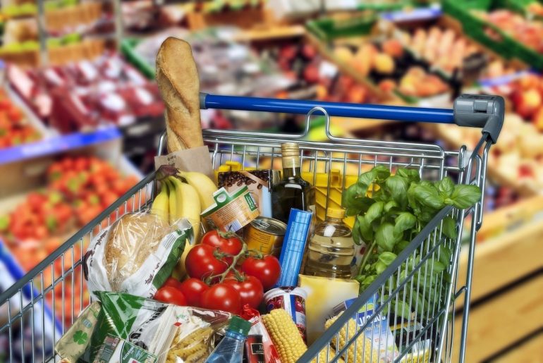 Napoli, sequestrati 500 kg di alimenti in un noto supermercato al rione Traiano
