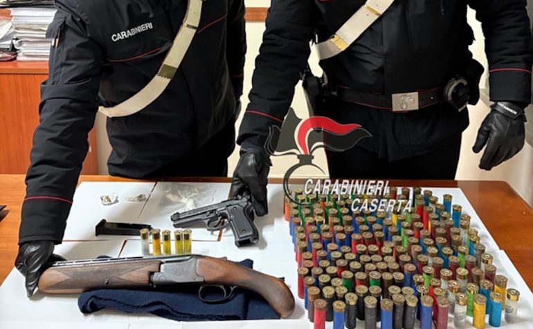 Trentola Ducenta: 19enne trovato con armi e droga in casa, arrestato
