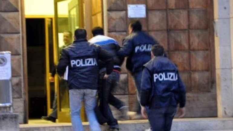 Caserta, arrestati il boss Michele Aria e i suoi 3 figli