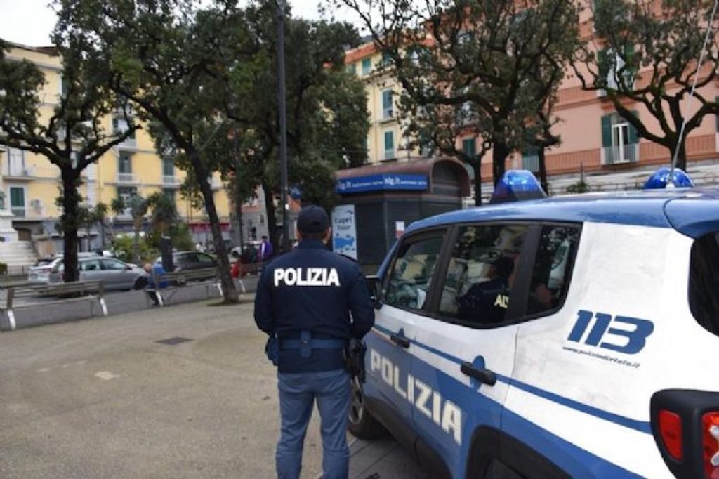 Castellammare, arrestato 36enne con pistola e munizioni