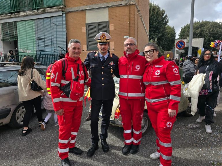 Arzano, sfilata di Carnevale sotto il controllo di Polizia locale e Croce Rossa.