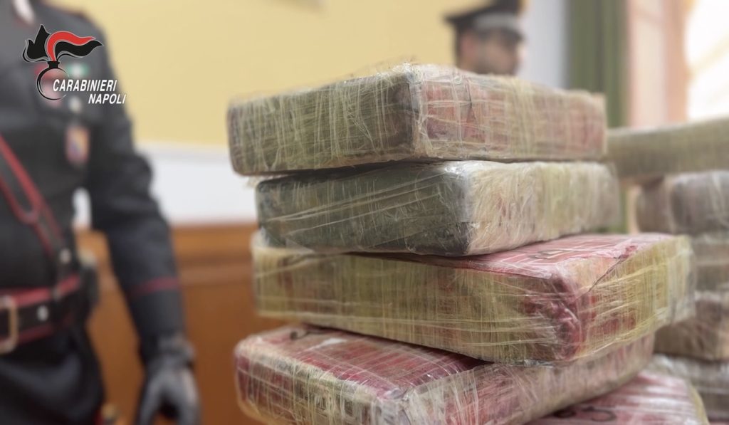 Napoli, maxi sequestro di cocaina sulla Circonvallazione esterna, due arrestati