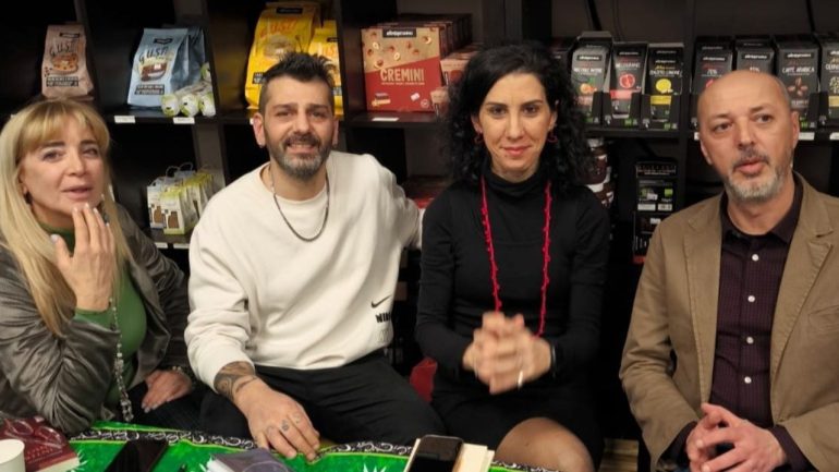 La poesia incontra la solidarietà al Caffè Letterario di Avellino