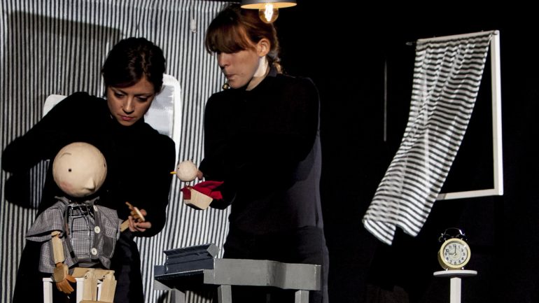 La compagnia Unterwasser si esibisce con lo spettacolo “OUT” al Teatro Area Nord