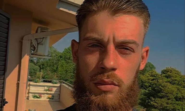 Castel Volturno, cade balcone mentre ristruttura la casa in vista delle nozze: muore a 23 anni