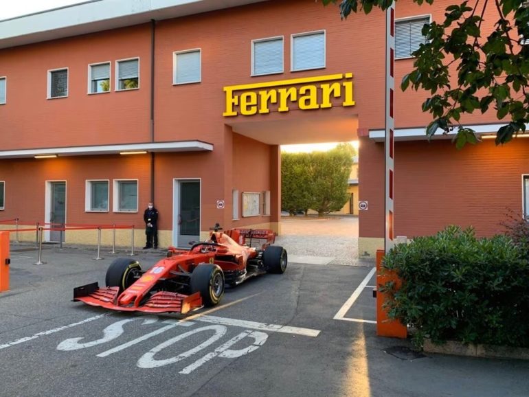 La Ferrari annuncia la prima “Full electric” è dà un premio di 14.400 euro ai dipendenti