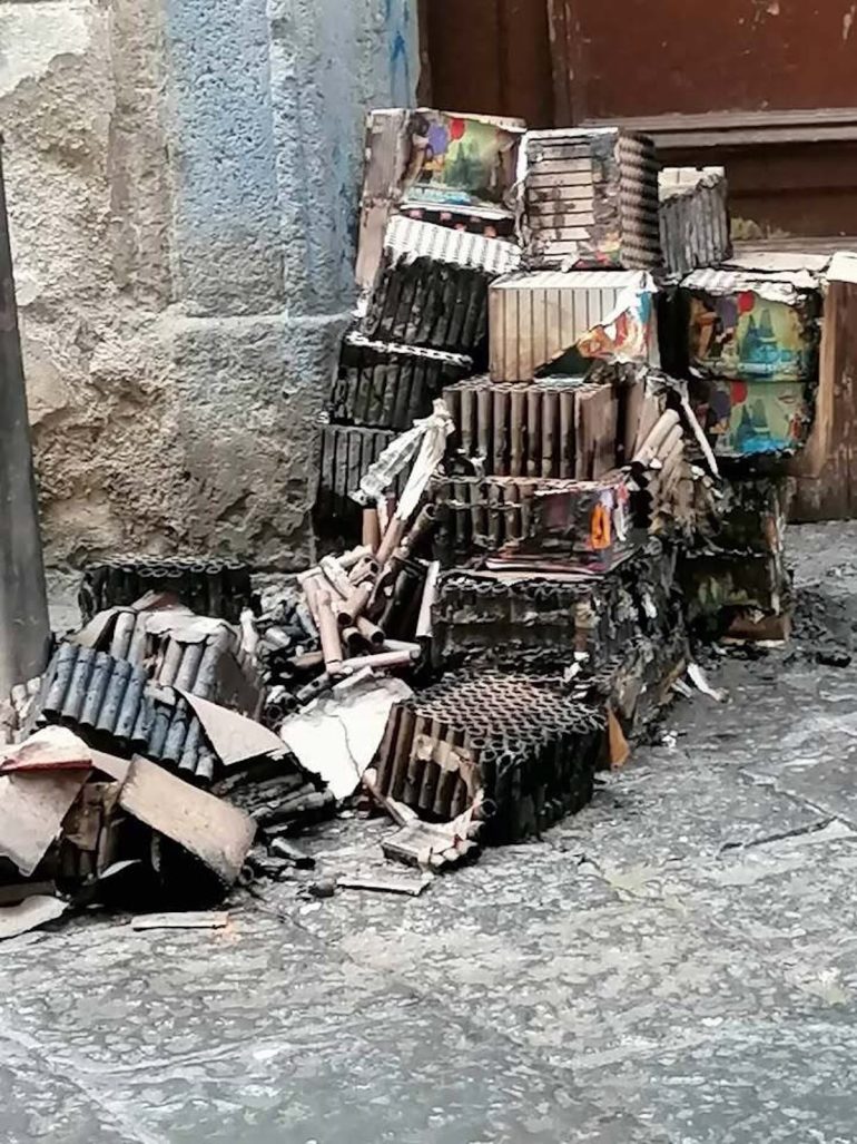 Quartieri Spagnoli, fuochi d’artificio come azioni di guerra: l’allarme dei residenti