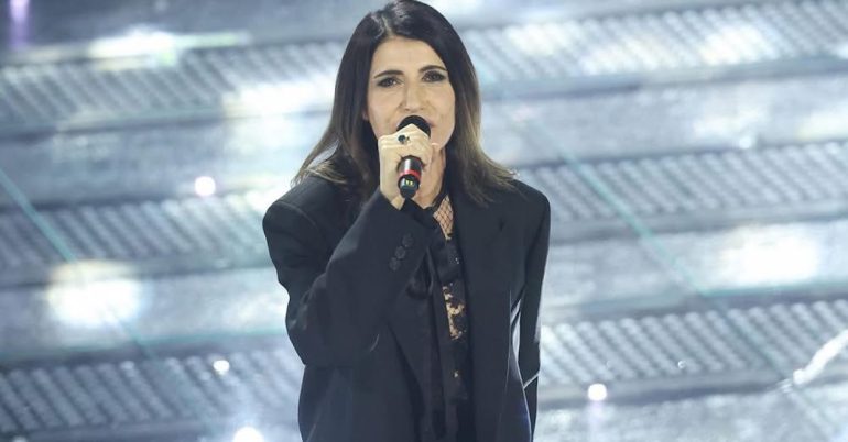 La classifica di Sanremo 2025, Giorgia e Achille Lauro fuori dai primi 5: i fischi dell’Ariston