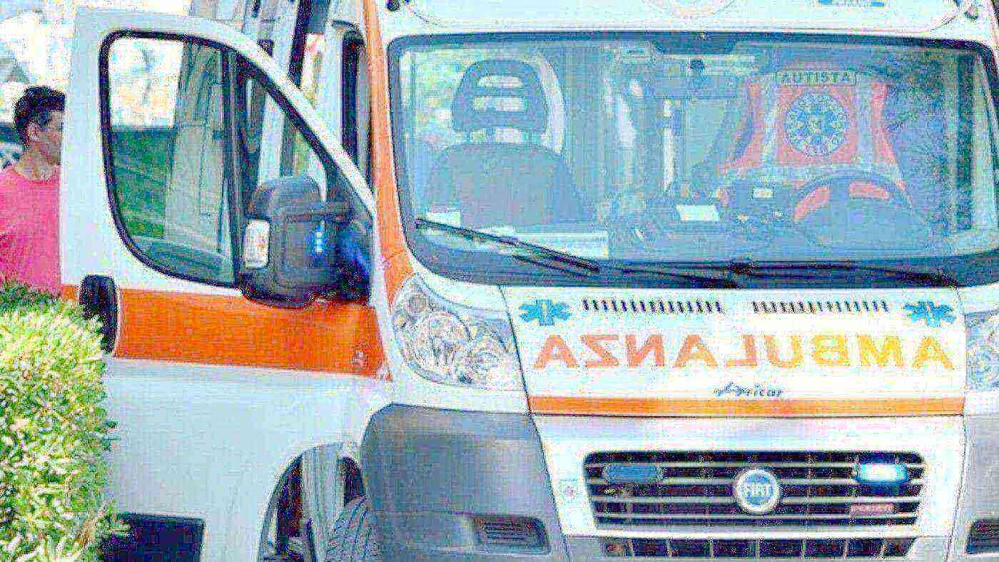 Incidente a Giffoni Sei Casali: uomo ferito da una recinzione durante lavori domestici