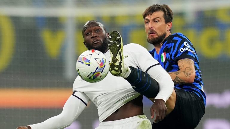 Napoli-Inter si gioca sabato 1 marzo alle 18