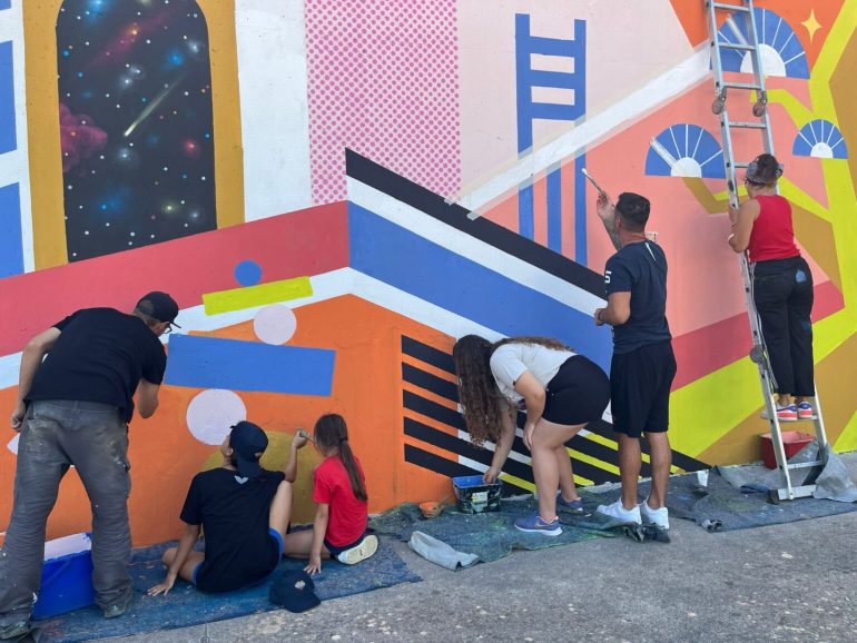 Freedom”: un murale per unire mondi diversi. Realizzato a Nisida da detenuti minorenni e studenti romani
