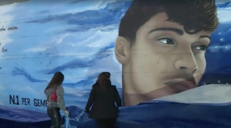 A Casoria inaugurato il murale per Santo Romano: “Insieme per sempre”