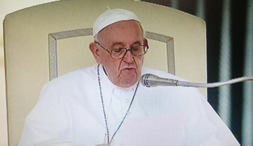 Papa Francesco, crisi di broncospasmo: è servita la ventilazione