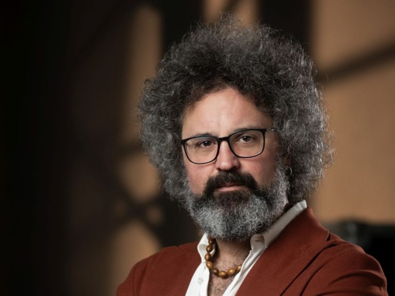 Sanremo 2025: il Premio Lunezia va a Simone Cristicchi per il brano “Quando sarai piccola”