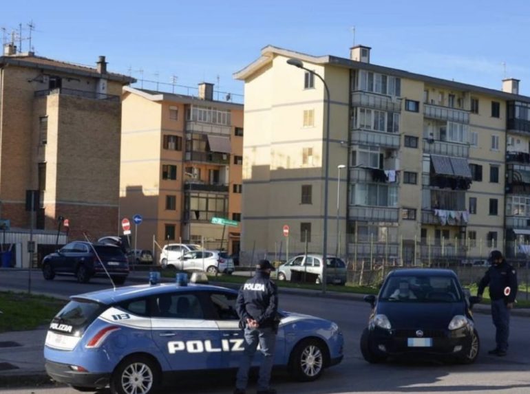Torre Annunziata, trovato con stupefacenti in casa: arrestato 28enne