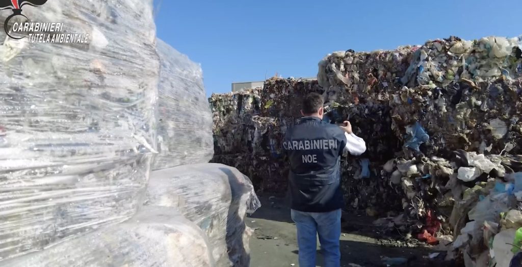 Traffico illecito di rifiuti: nove arresti nel Sud Italia