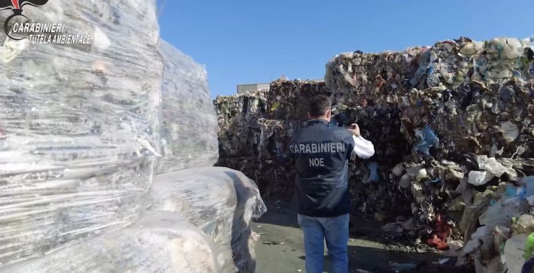 Traffico illecito di rifiuti: nove arresti nel Sud Italia