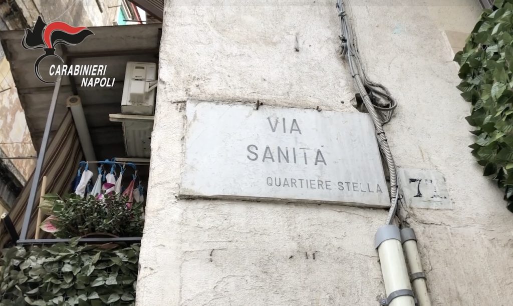Napoli, sgominata centrale operativa per truffe online: denunciato 27enne