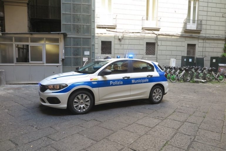 Napoli, violazioni urbanistiche in un B&B abusivo alla Pignasecca: scatta il sequestro