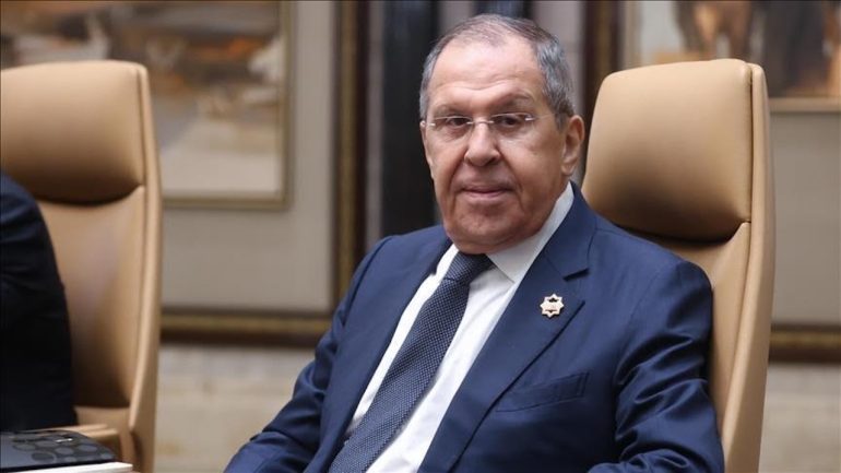Lavrov in punta di fioretto: “Zelensky nazista puro”
