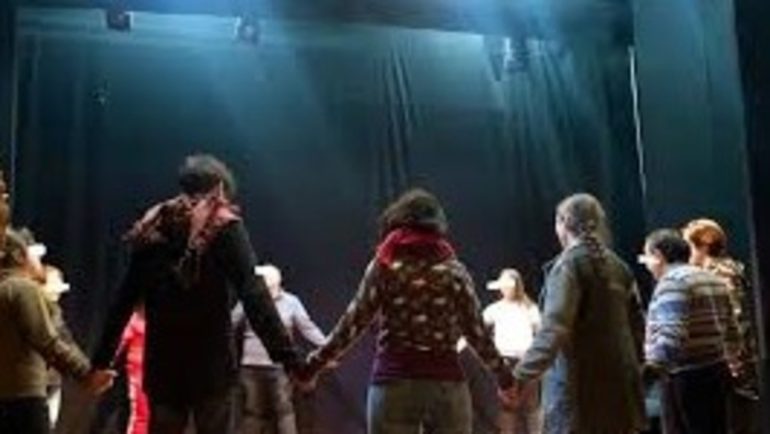 Teatro per l’inclusione con 20 ragazzi autistici: a Napoli parte il laboratorio Ci stiamo lavorando. Attiviamo le energie