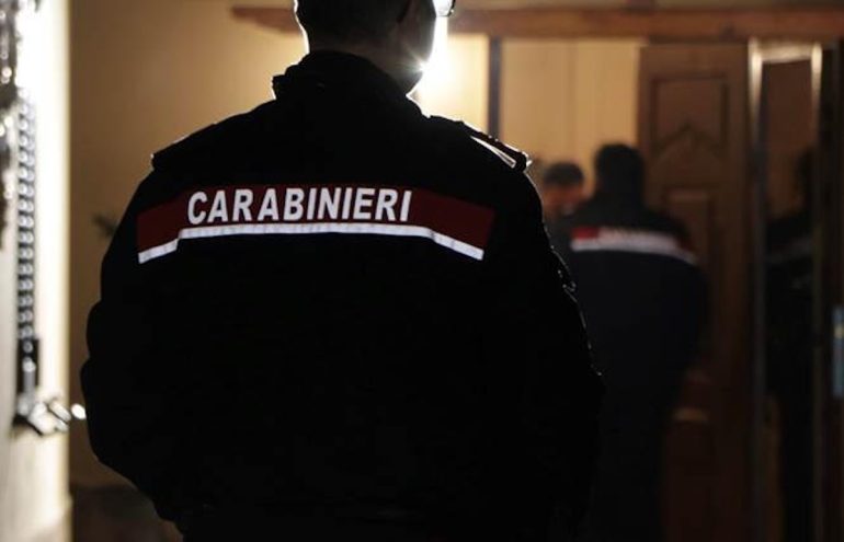 Salerno, ristorante chiuso dal NOS: gravi carenze igieniche e alimenti scaduti