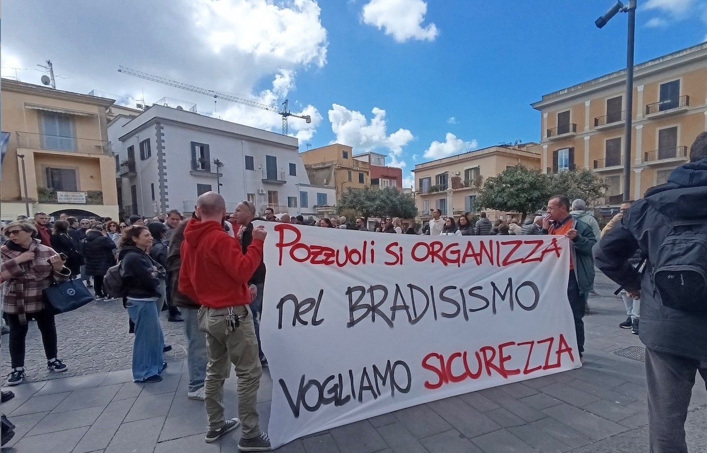 campi flegrei, persone sgomberate