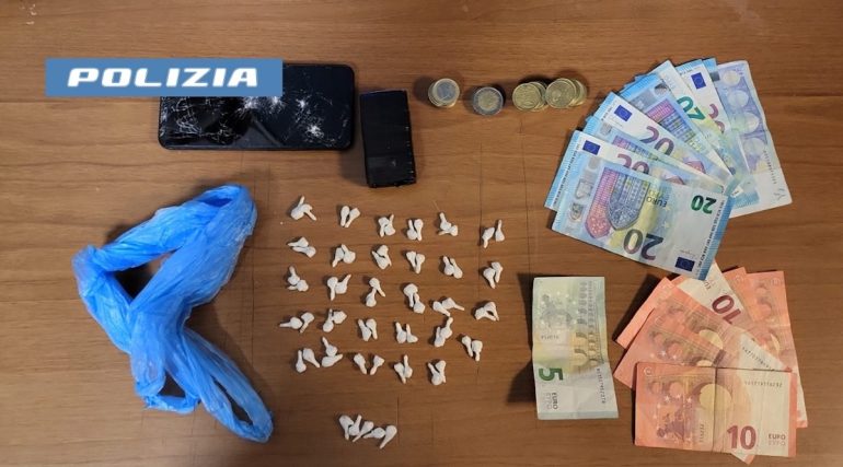 Napoli, 16enne georgiano arrestato per spaccio a Forcella