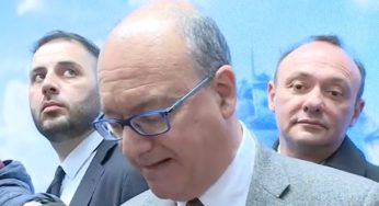 Busta con proiettile e lettera minatoria a Valditara