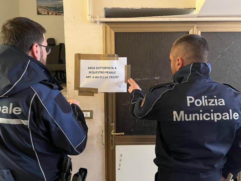 Pomigliano, scoperta macellazione abusiva di cinghiali: due denunce per immigrazione clandestina