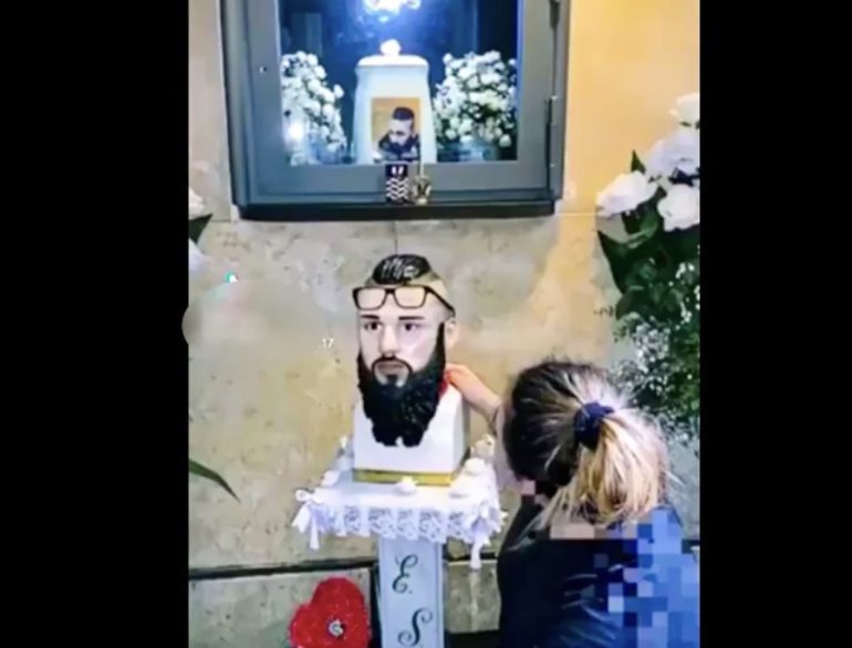 Napoli, assolti i genitori del baby boss Emanuele Sibillo: “Ricostruiremo l’altarino”
