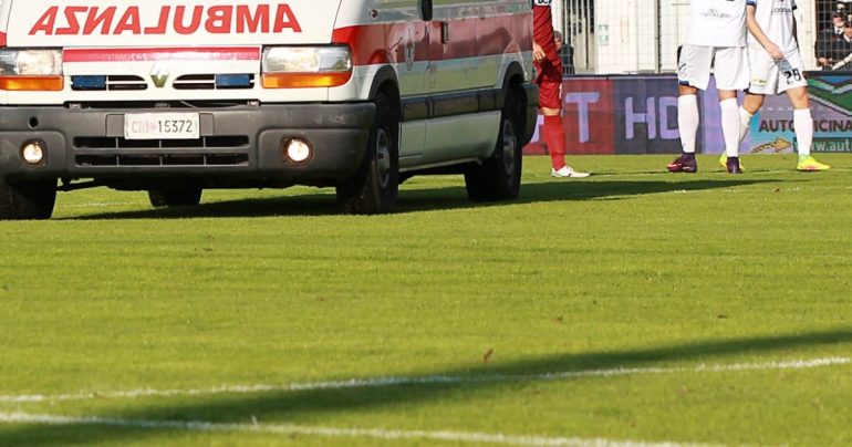 Napoli, 14enne muore sul campo di calcio prima dell’allenamento