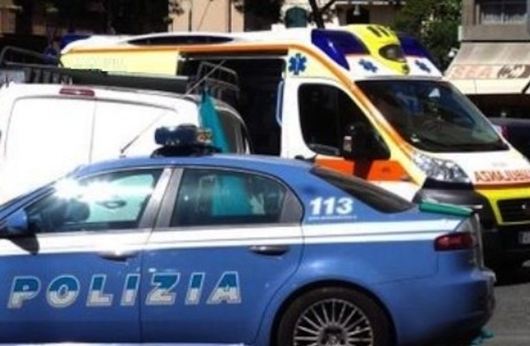 Napoli, coppia trovata morta in casa: ipotesi omicidio-suicidio