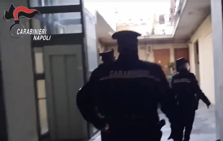 Camorra, blitz a Cardito: 16 arresti per estorsione e narcotraffico