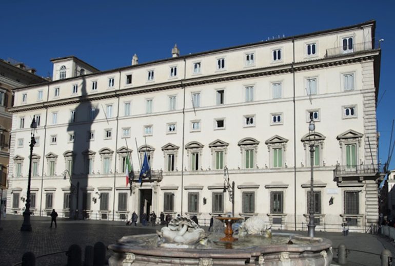 Bonus bollette di 200 euro: primo intervento per il caro energia approvato in Consiglio dei Ministri