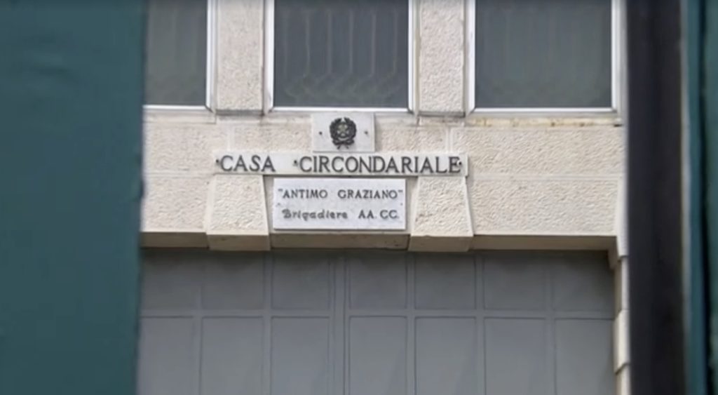 Avellino, alta tensione in carcere: maxi-rissa tra detenuti italiani e stranieri