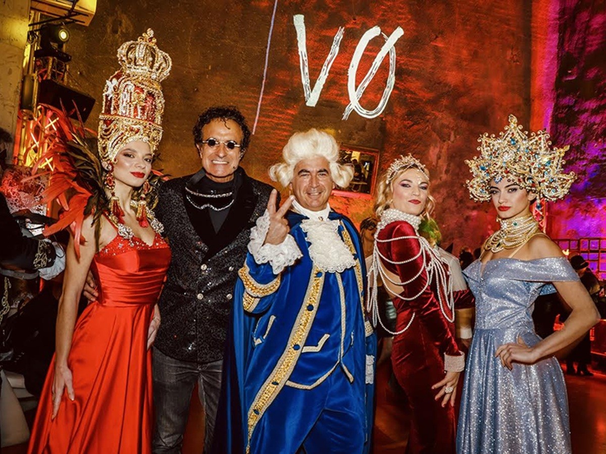 Carnevale della solidarietà a Napoli: all'Agorà Morelli il ballo in maschera sotterraneo per la Fondazione Santobono Pausilipon