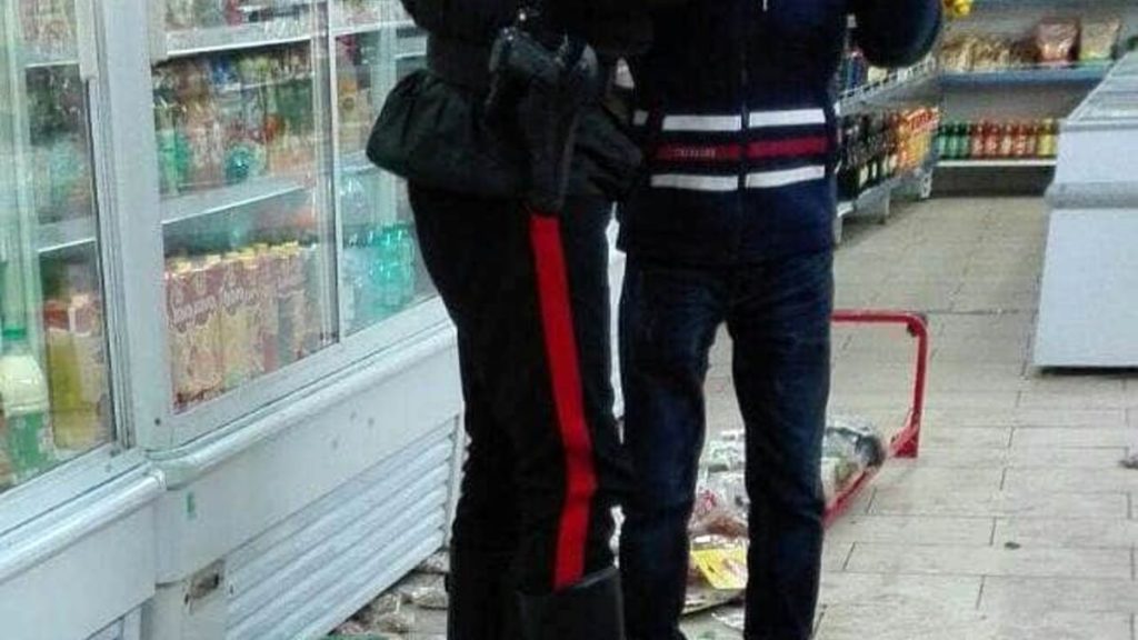 Coppia di rapinatori bloccata nell’Avellinese: raid nei supermercati finisce in manette