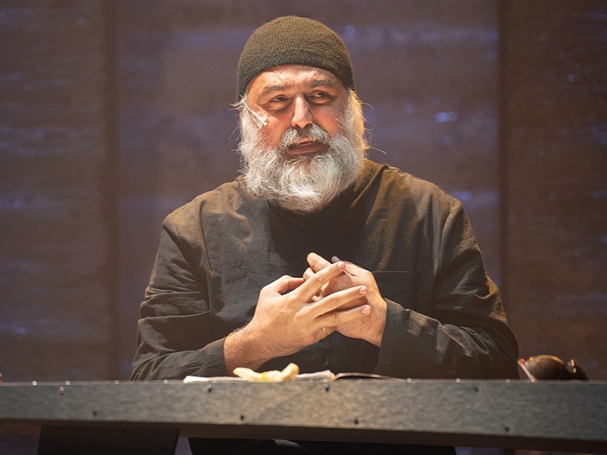 Al Civico 14 Mimmo Borrelli porta in scena la solitudine della creazione con Il gelo da Eduardo De Filippo