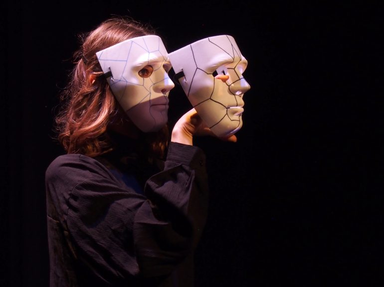 Opere d’Arte Inedite in Scena nel Teatro-Mostra di Rosso Vanvitelliano con Ali della Mente e Fabbrica Wojtyla