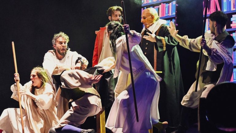 Manzoni a teatro: sabato 29 marzo all’Augusteo di Salerno i Promessi Sposi di Guardì