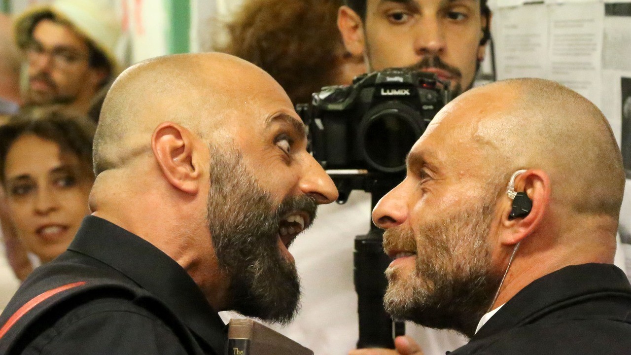 Qui è altrove: Buchi nella realtà