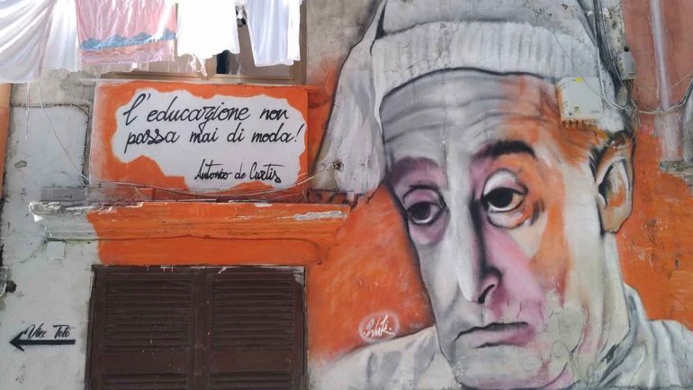 I vicoli di Napoli: storie antiche e nuove opere d’arte nei cuori pulsanti della città