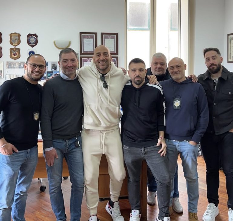 Rubata la moto di Daniele Decibel Bellini, speaker del Napoli: ritrovata dalla polizia in poche ore