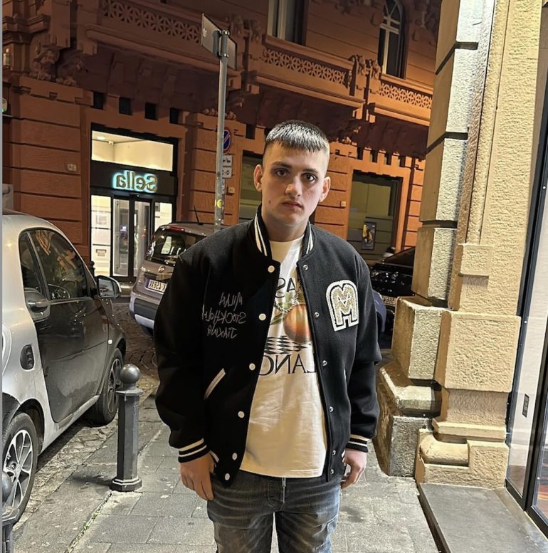 Napoli, omicidio di Emanuele Durante: si cerca l’amico che era con lui sullo scooter