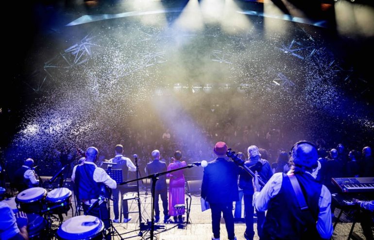 Napoli celebra al Palapartenope i 70 anni di Pino Daniele: un tributo tra grandi nomi e giovani talenti