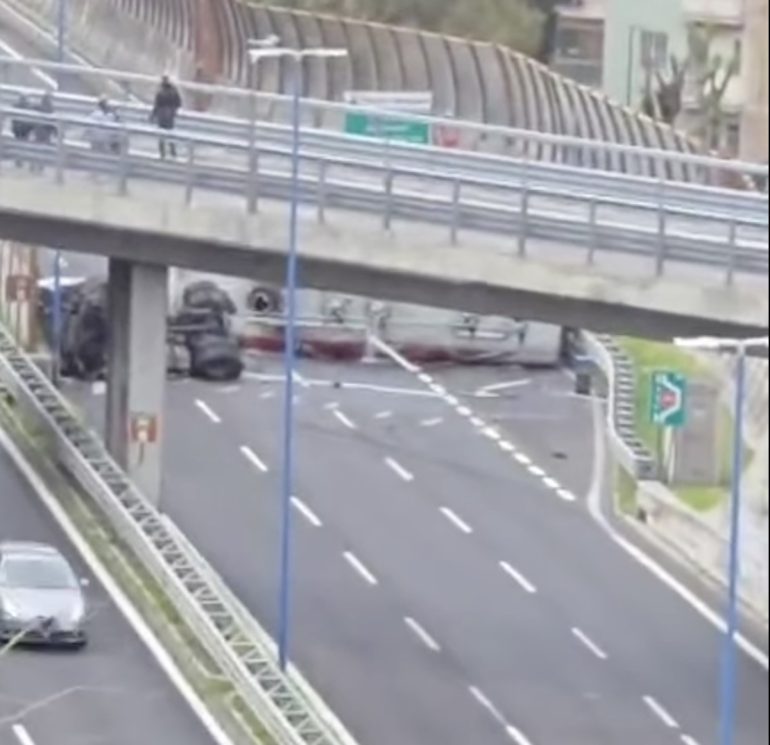 Napoli, la Tangenziale chiusa in entrambe le direzioni
