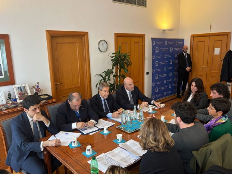 Campi Flegrei, incontro a Roma tra il ministro Musumeci e i cittadini di Bagnoli