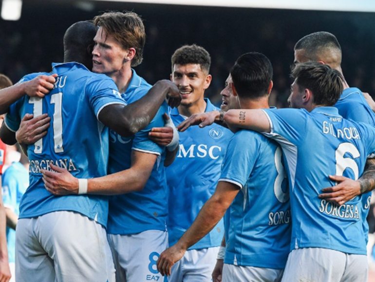 Il Napoli risponde presente con un super Lukaku: Fiorentina ko e vetta di nuovo a -1